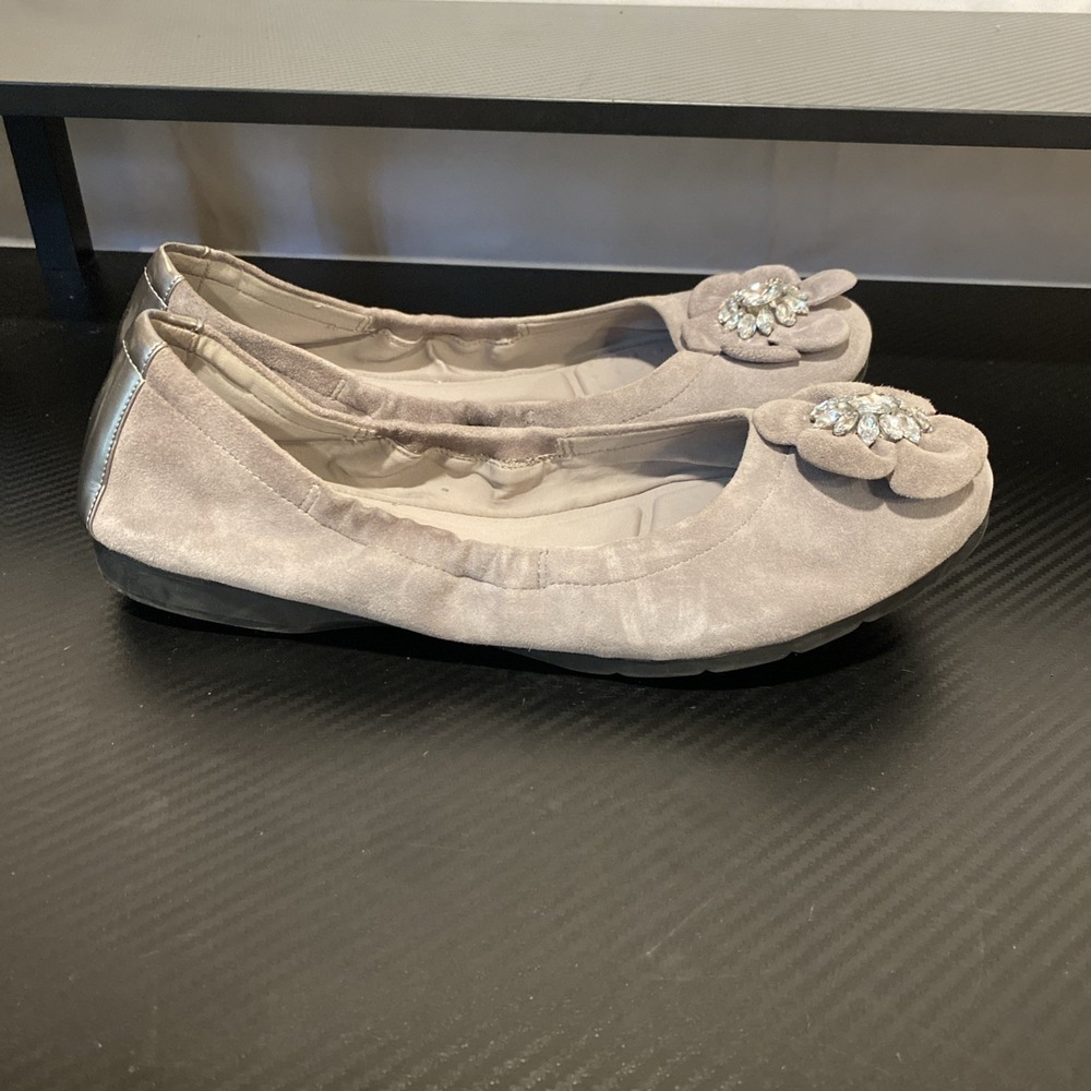 Easy spirit Dane Ballet Flats Rhinestone Embellish Suede flats size 8.5
